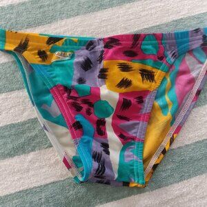 (*) VINTAGE 1 INCH SPEEDO SWIM BRIEF, SIZE 32", MULTI-COLOR PATTERN (Pre-Owned)